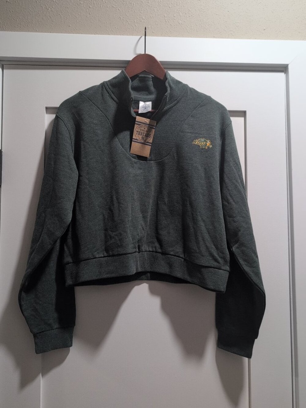 Women's NDSU Bison Quarter Zip Pull Over - NCAA - Medium - Football Sports